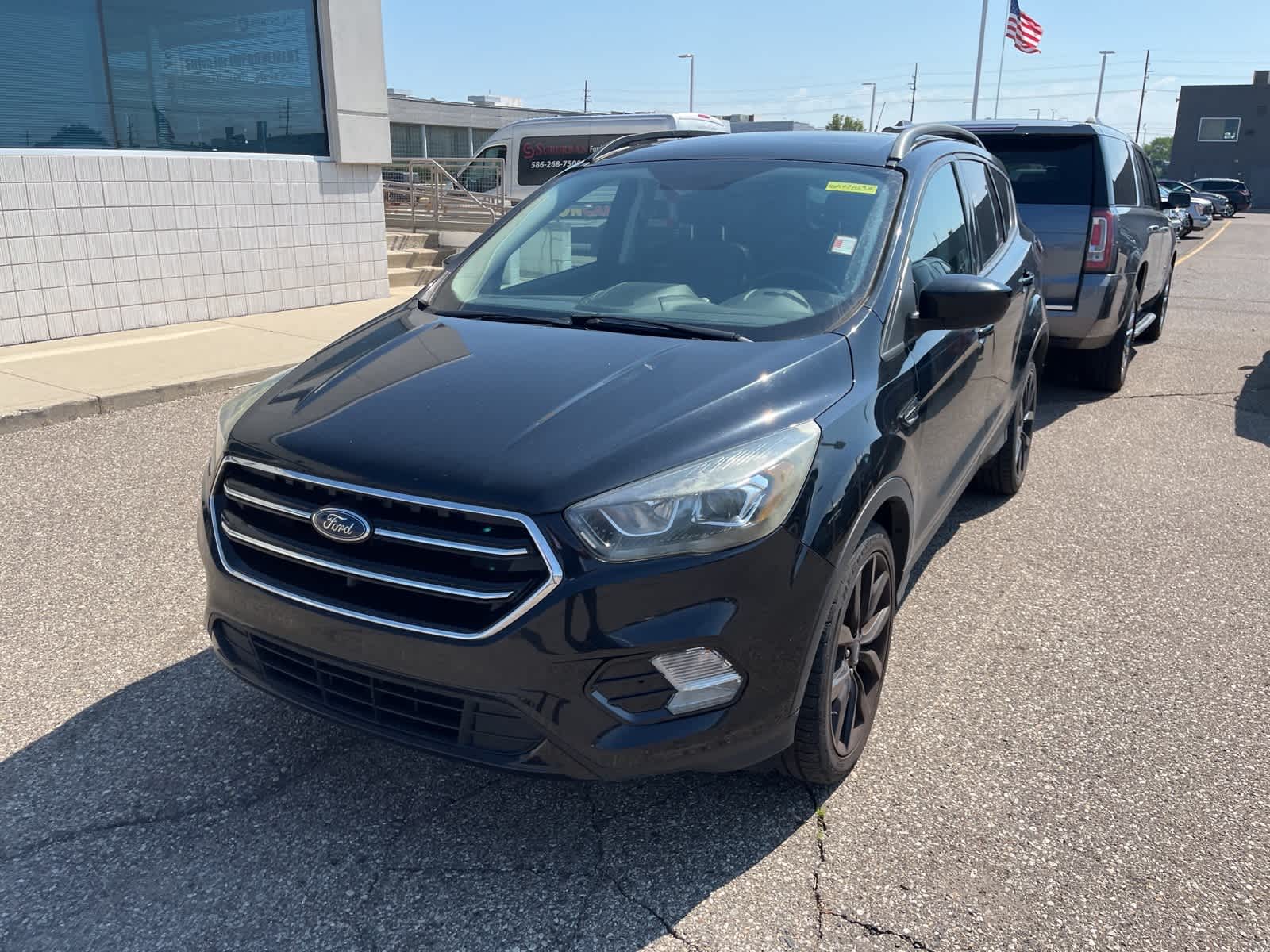 Thumbnail: 2017 Ford Escape - 3