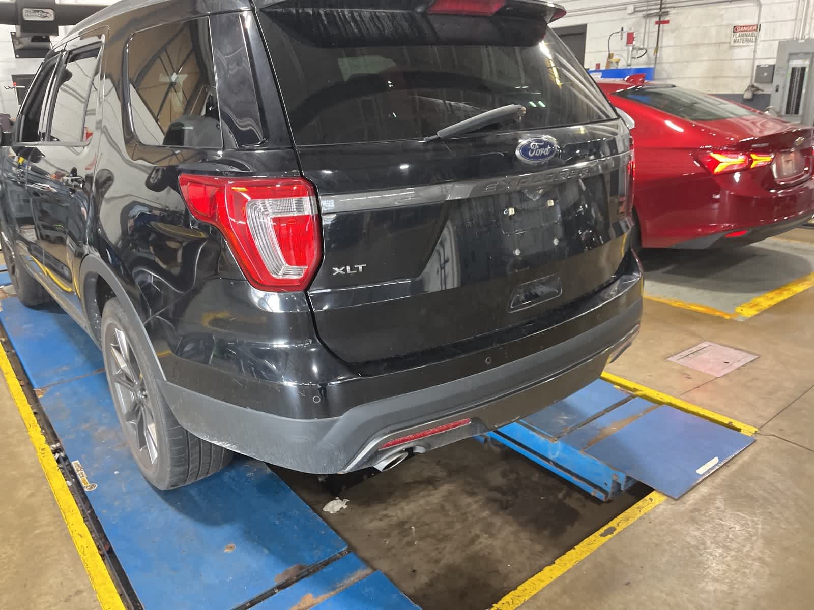 Thumbnail: 2017 Ford Explorer - 11