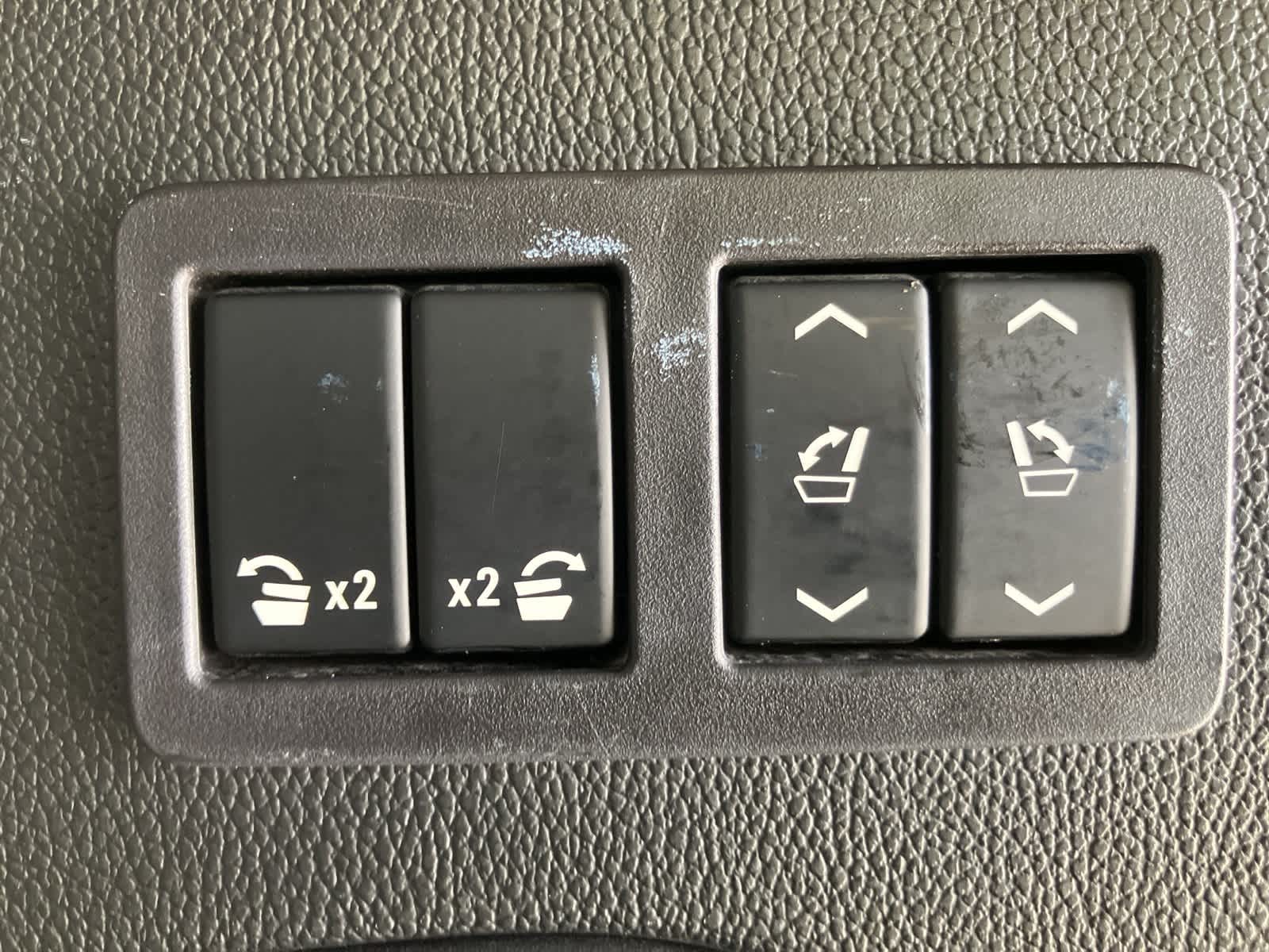 Thumbnail: 2020 GMC Yukon - 33