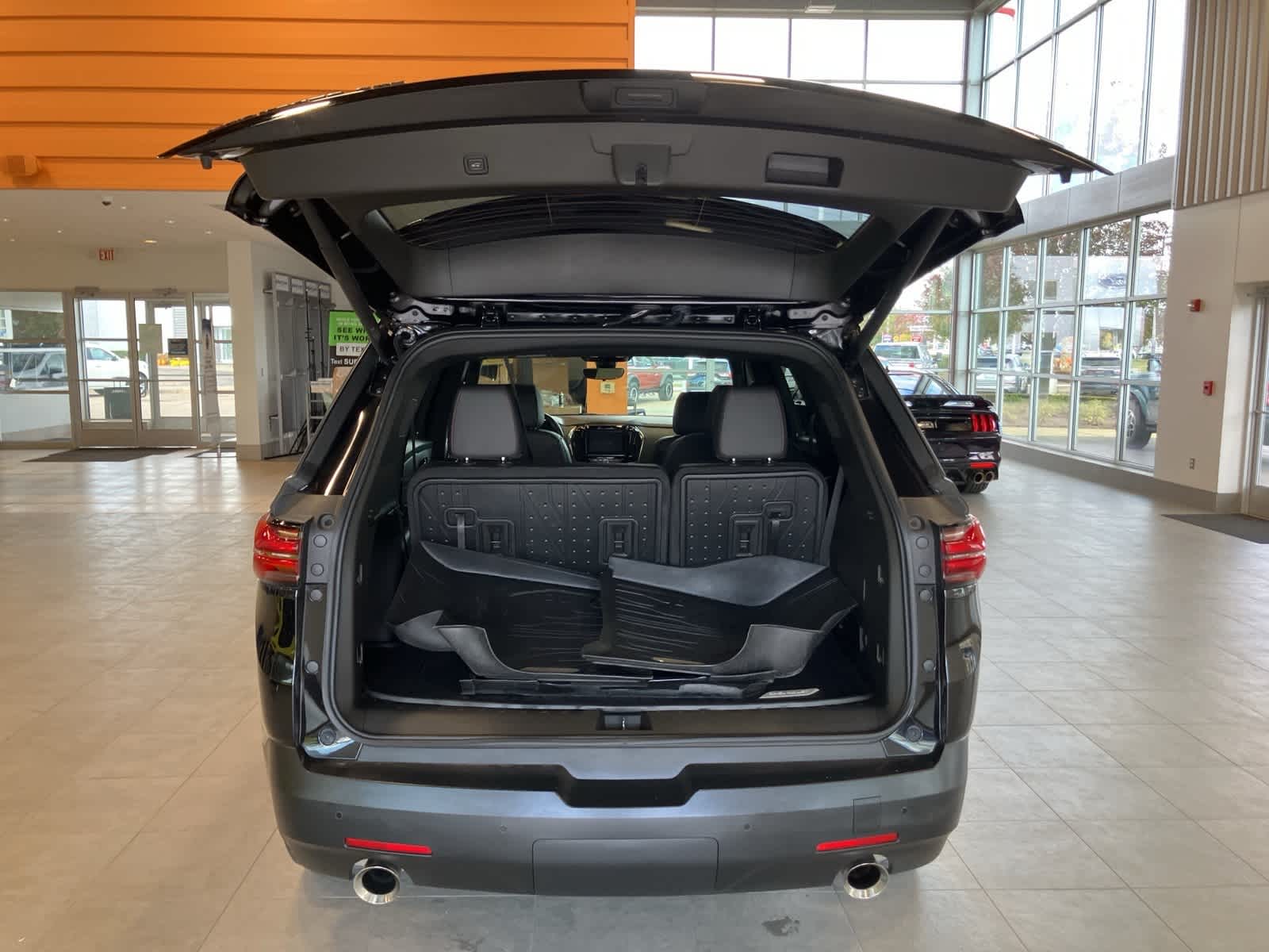 Thumbnail: 2022 Chevrolet Traverse - 32