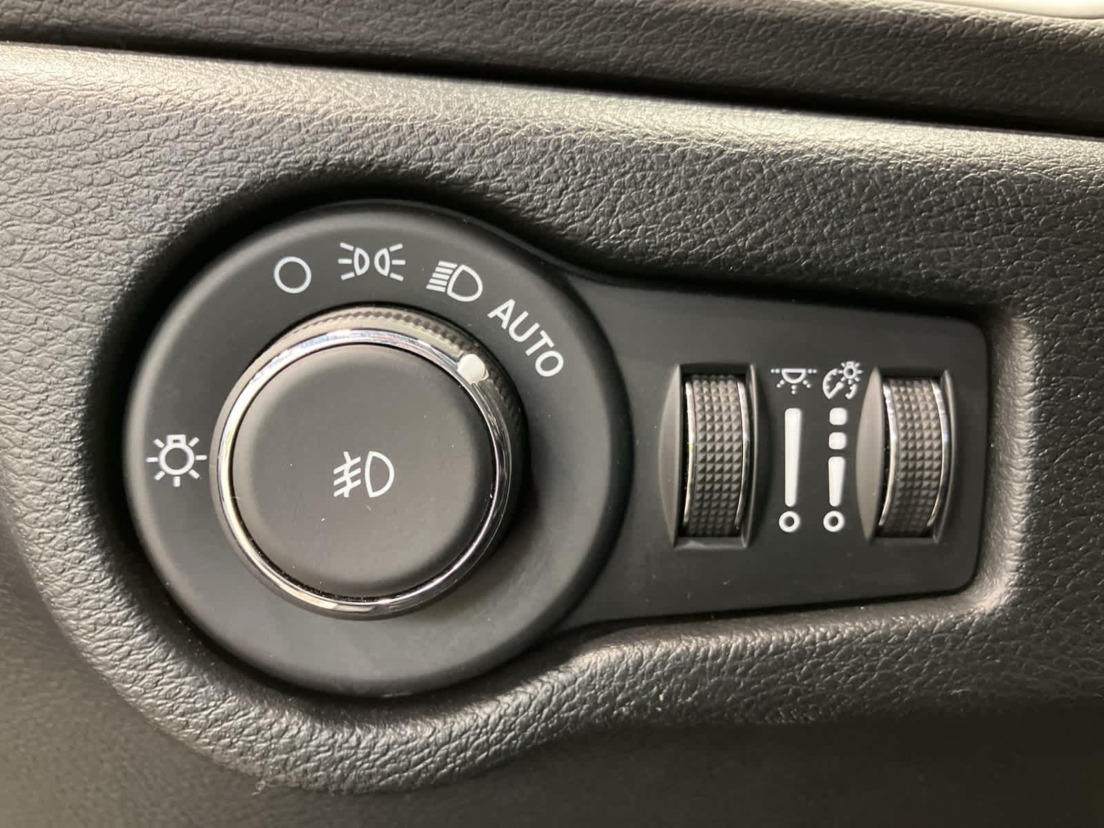 Thumbnail: 2025 Chrysler Pacifica - 14