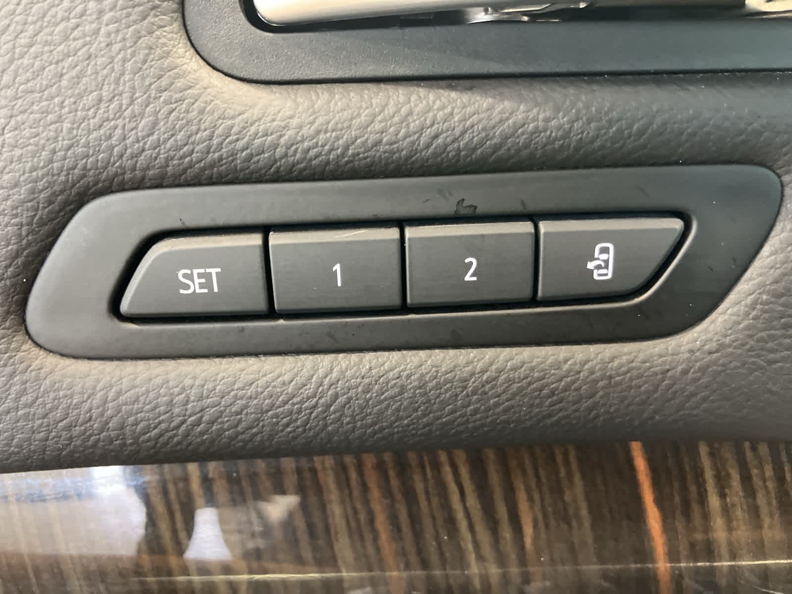 Thumbnail: 2023 Cadillac XT4 - 16