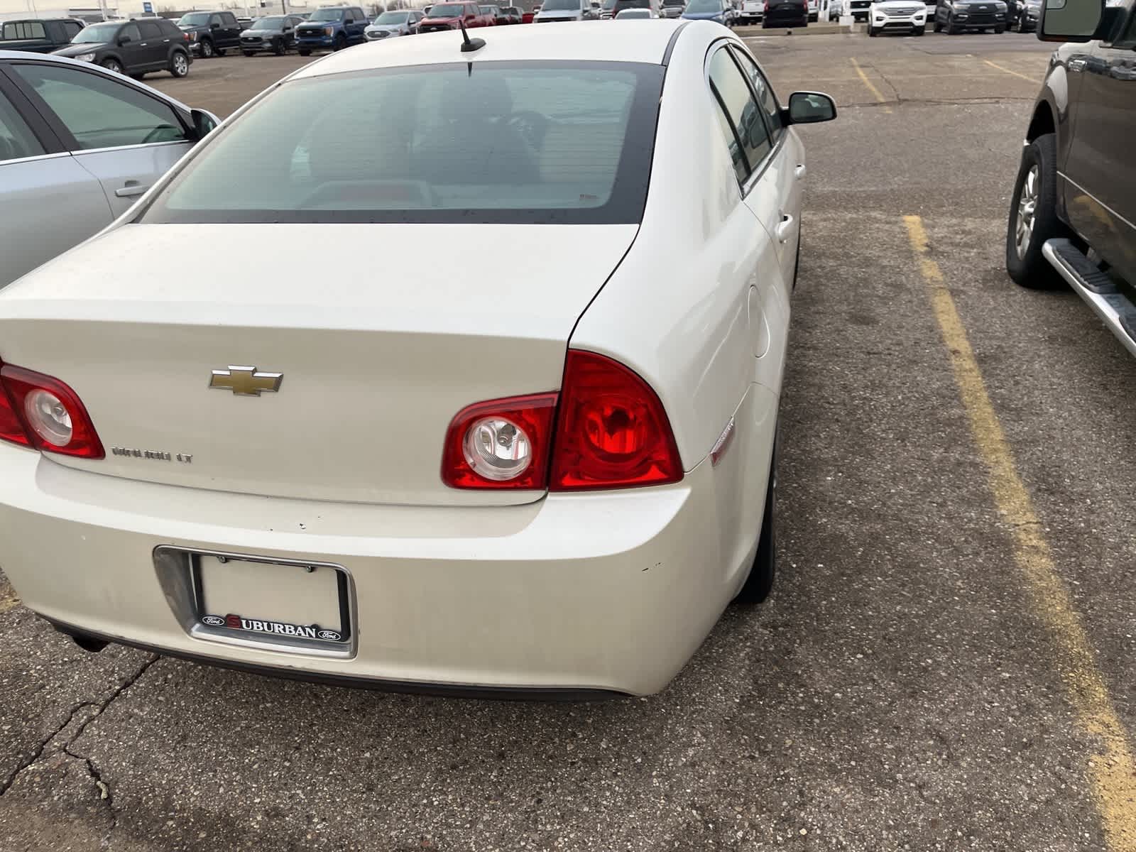 Thumbnail: 2010 Chevrolet Malibu - 12
