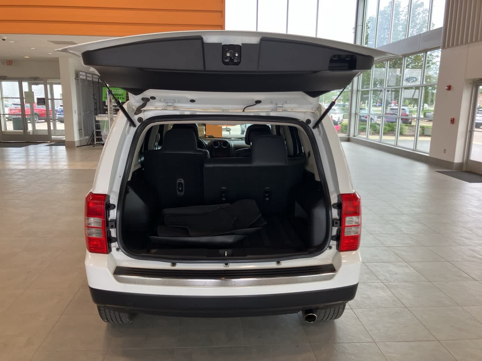 Thumbnail: 2016 Jeep Patriot - 24