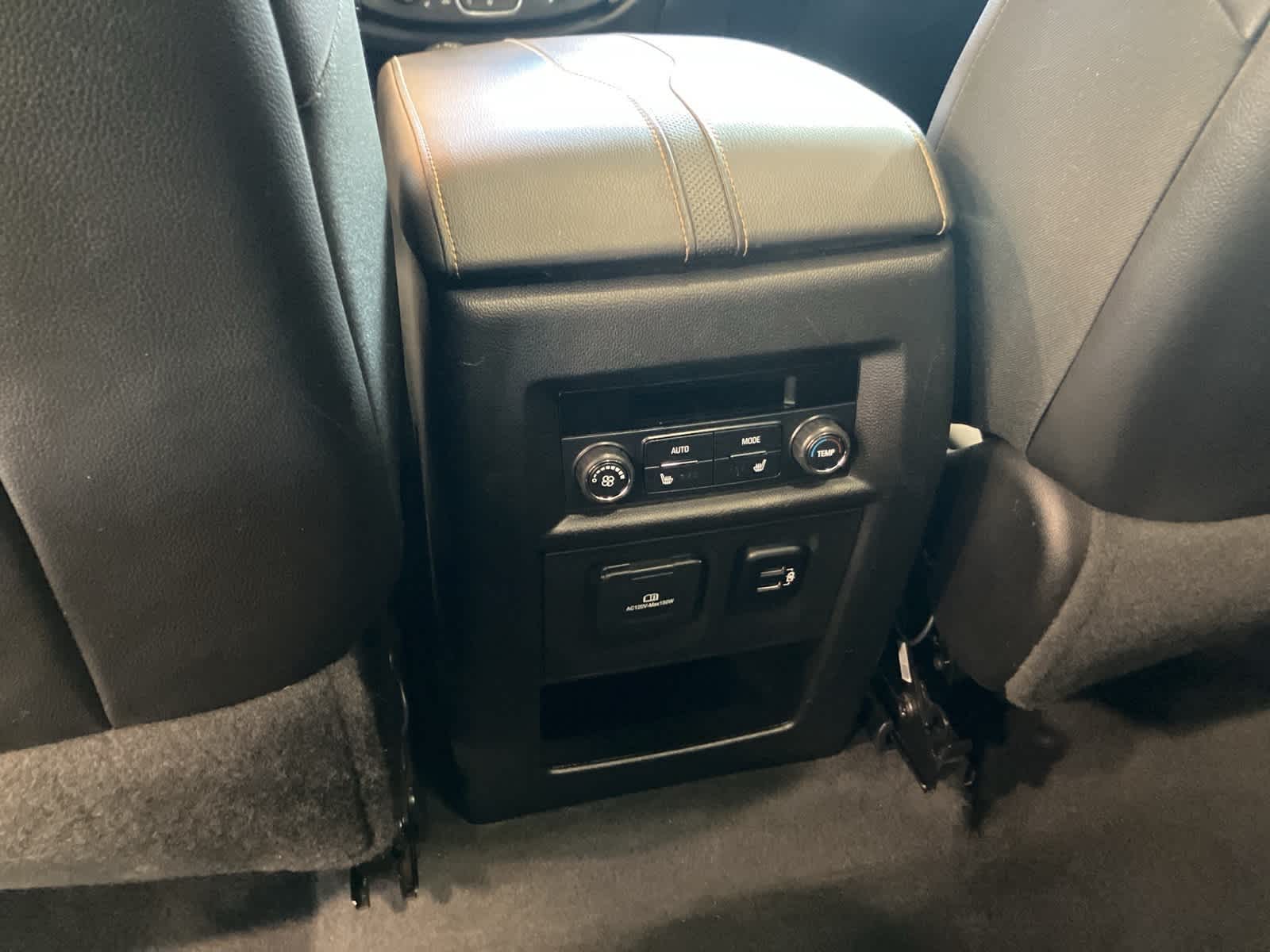 Thumbnail: 2018 Chevrolet Traverse - 28