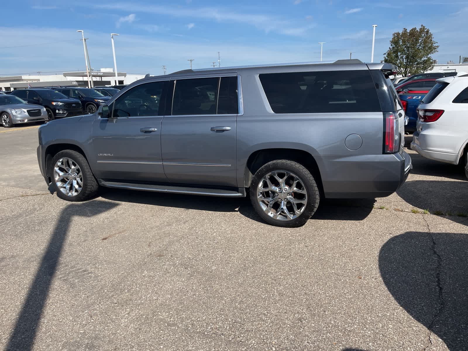 Thumbnail: 2018 GMC Yukon XL - 7