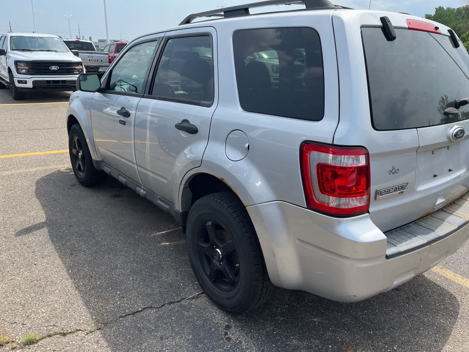 Thumbnail: 2011 Ford Escape - 8