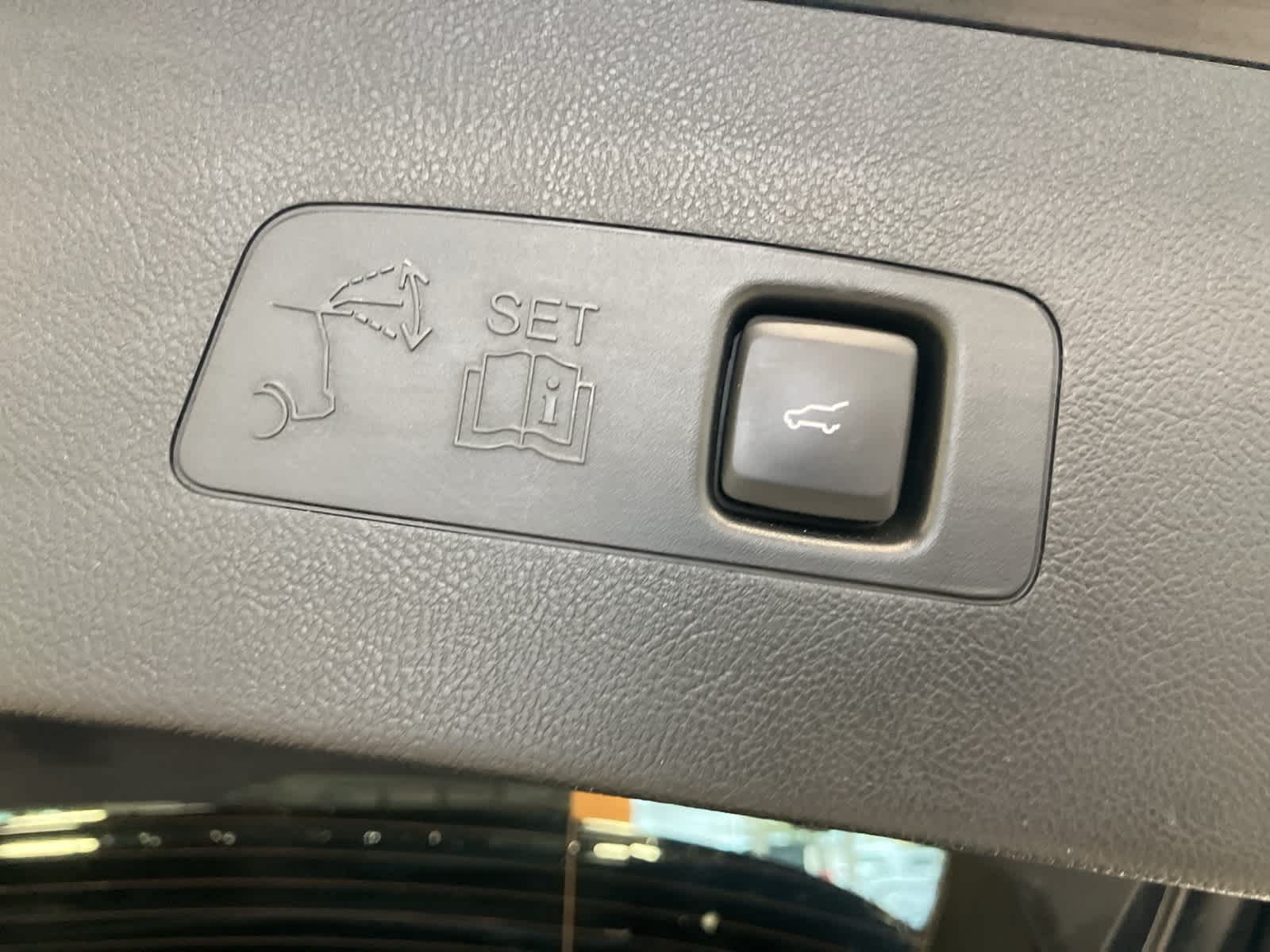 Thumbnail: 2022 Lincoln Corsair - 29