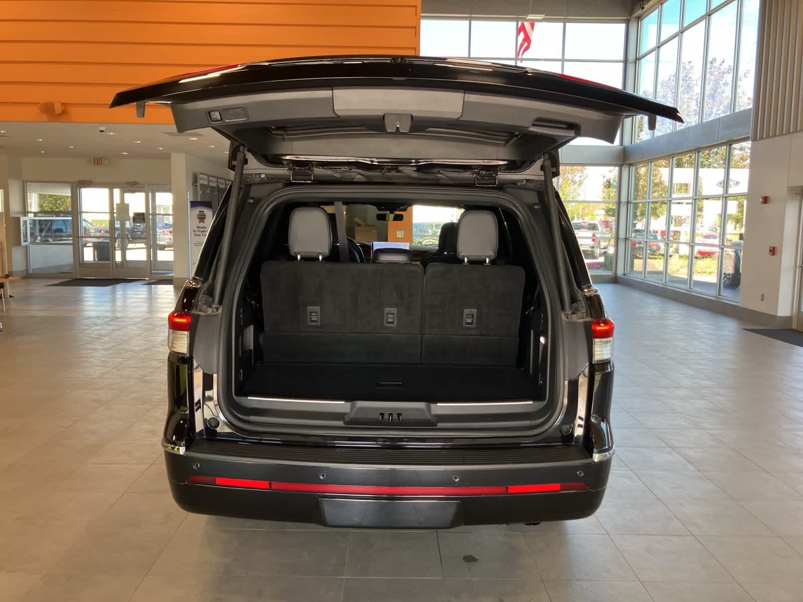 Thumbnail: 2023 Lincoln Navigator - 29