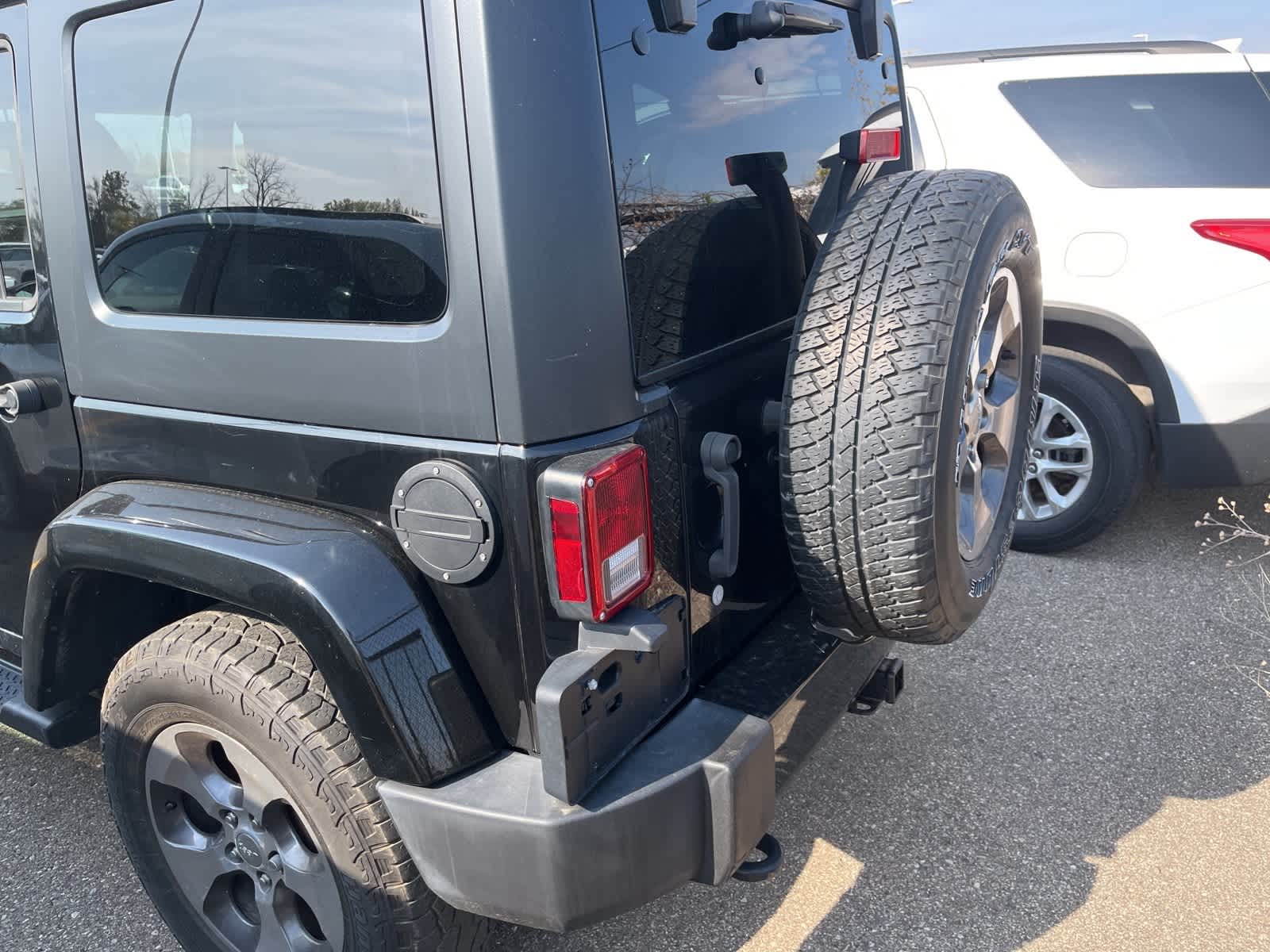 Thumbnail: 2016 Jeep Wrangler - 7