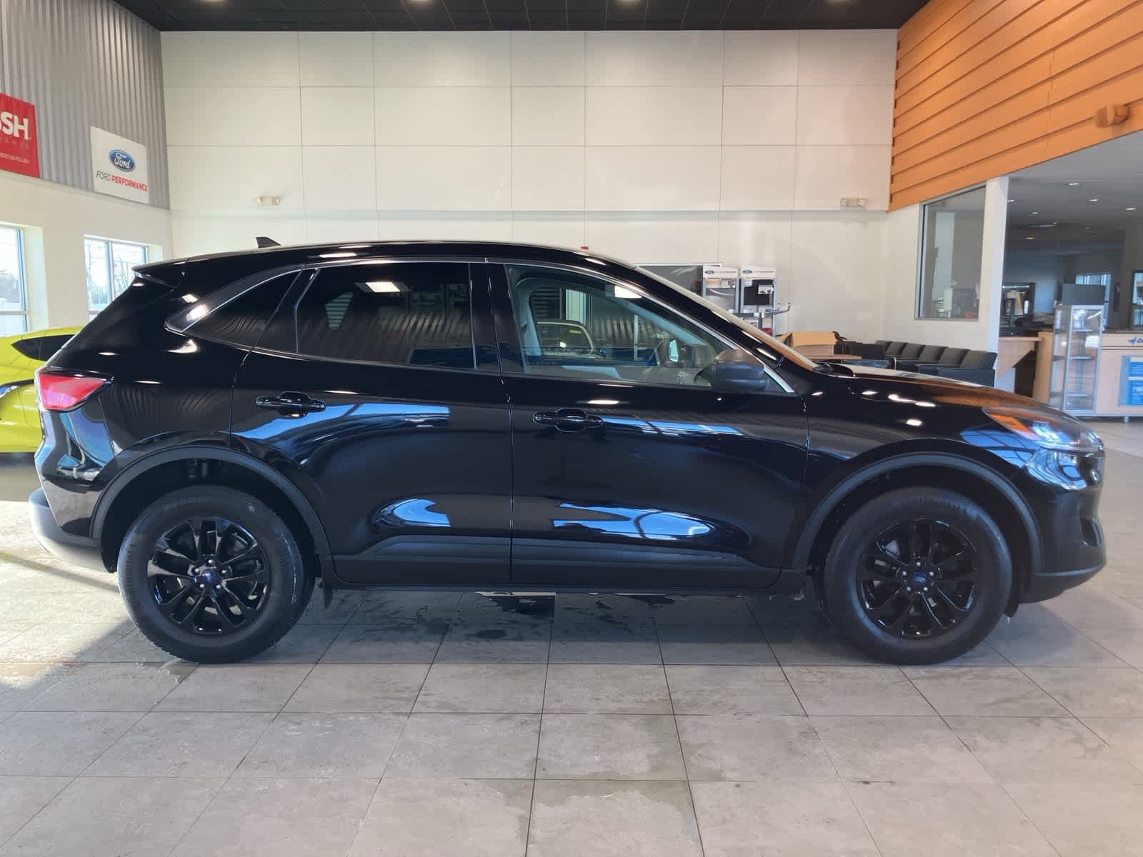 Thumbnail: 2022 Ford Escape - 4