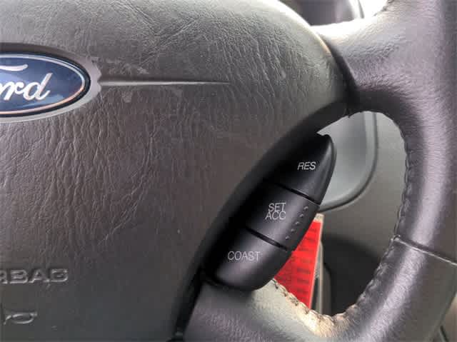 Thumbnail: 2005 Ford Focus - 25