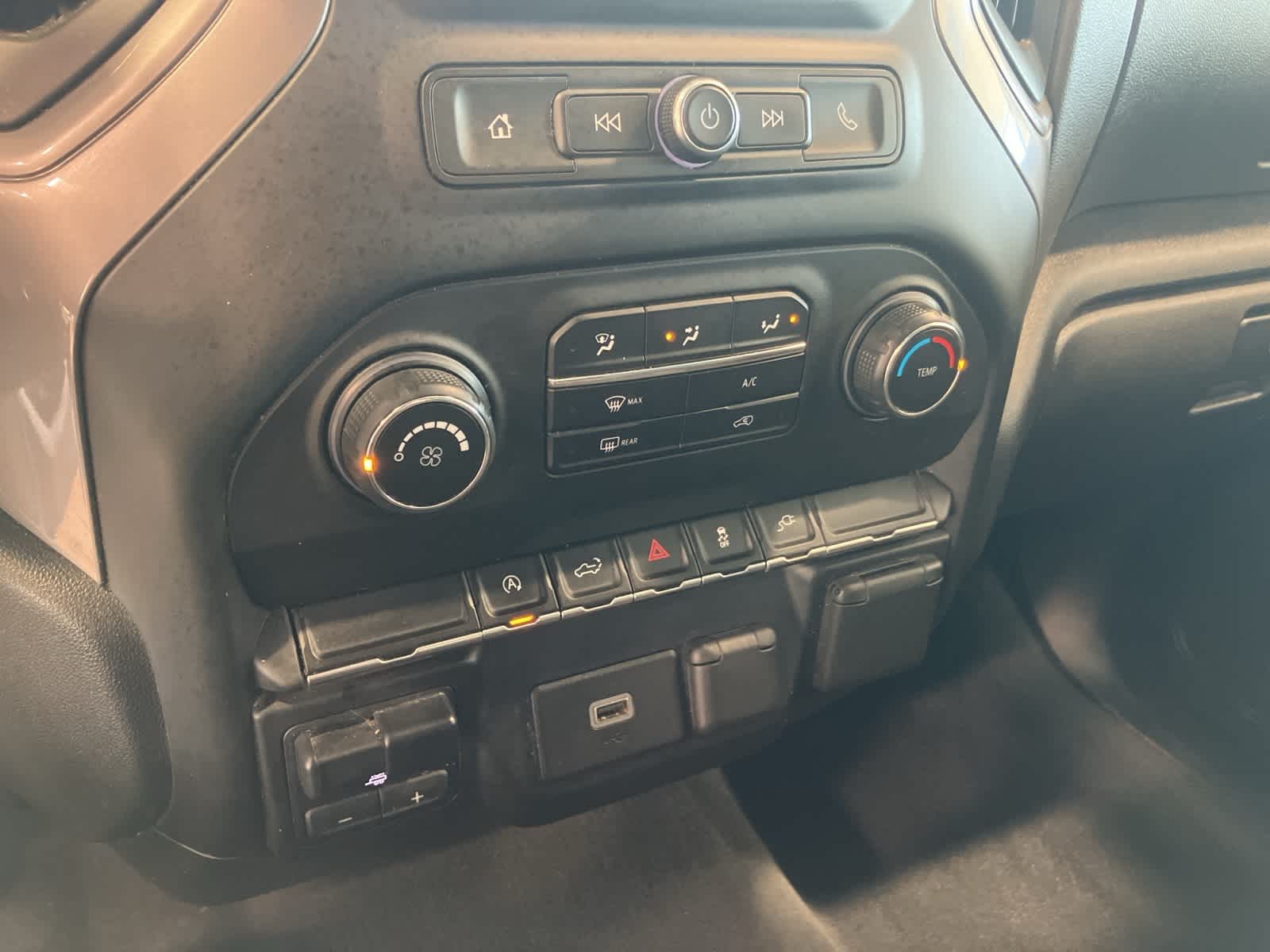 Thumbnail: 2020 Chevrolet Silverado 1500 - 17