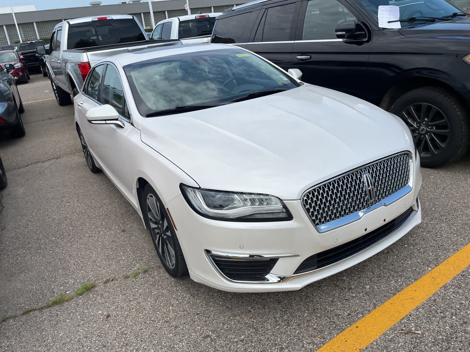 Thumbnail: 2019 Lincoln MKZ - 19