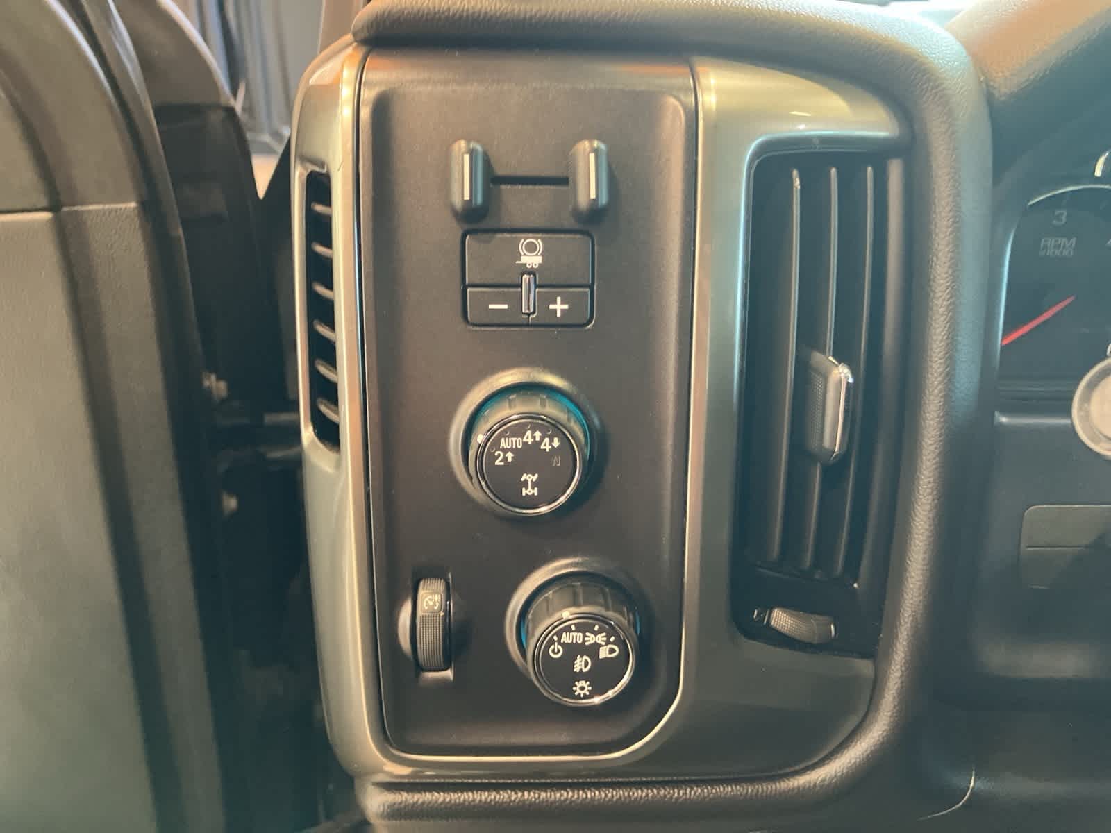 Thumbnail: 2019 Chevrolet Silverado 1500 - 13