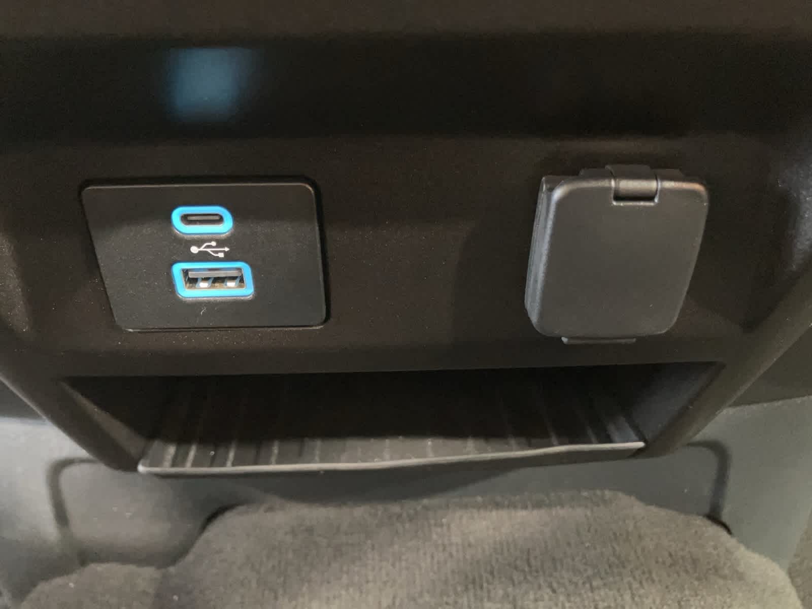 Thumbnail: 2022 Ford Econoline - 19