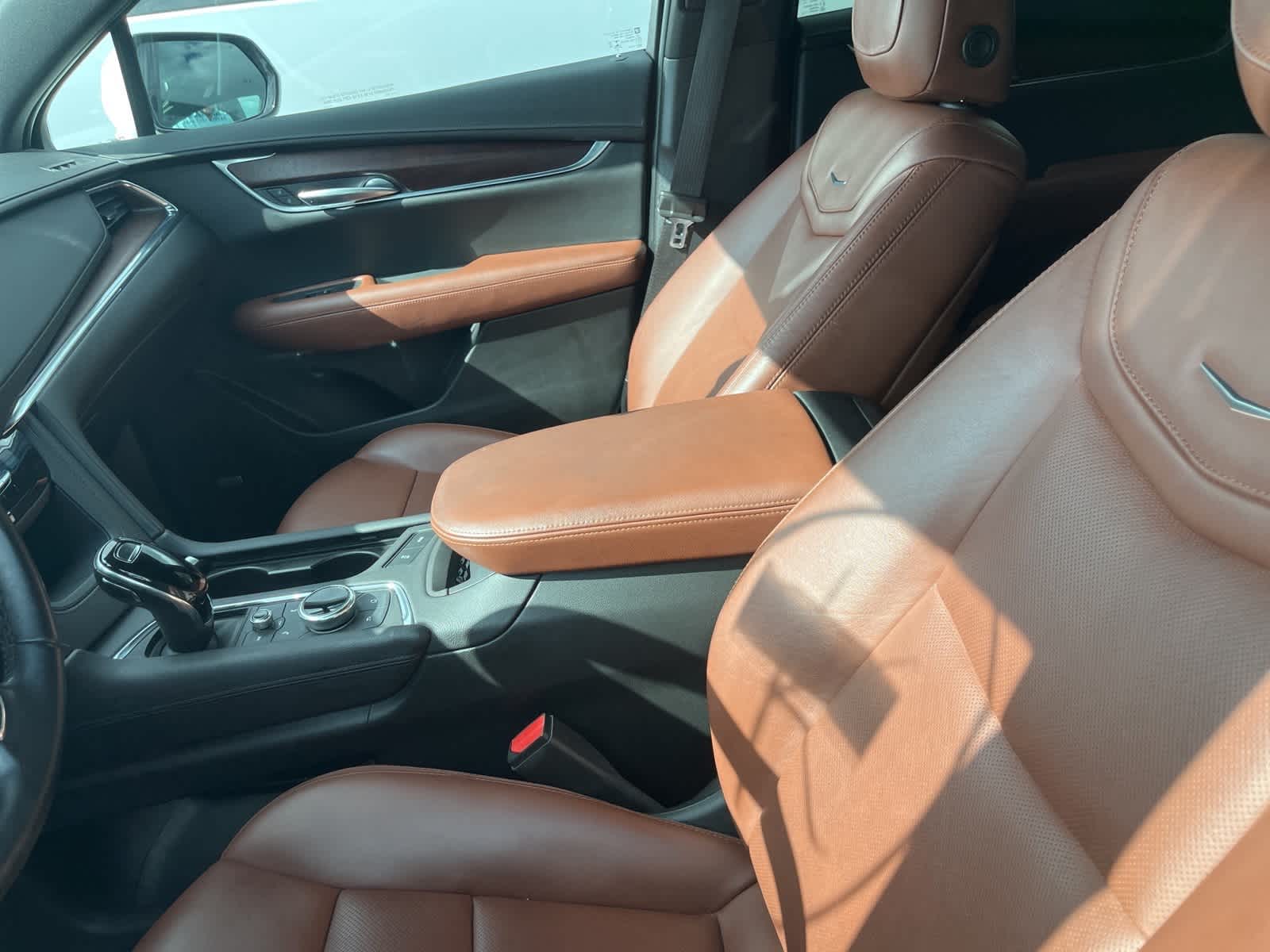 Thumbnail: 2021 Cadillac XT5 - 22