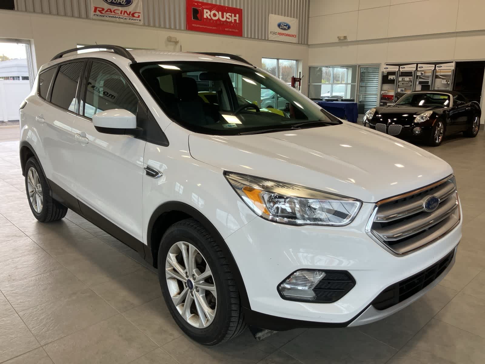 Thumbnail: 2018 Ford Escape - 3