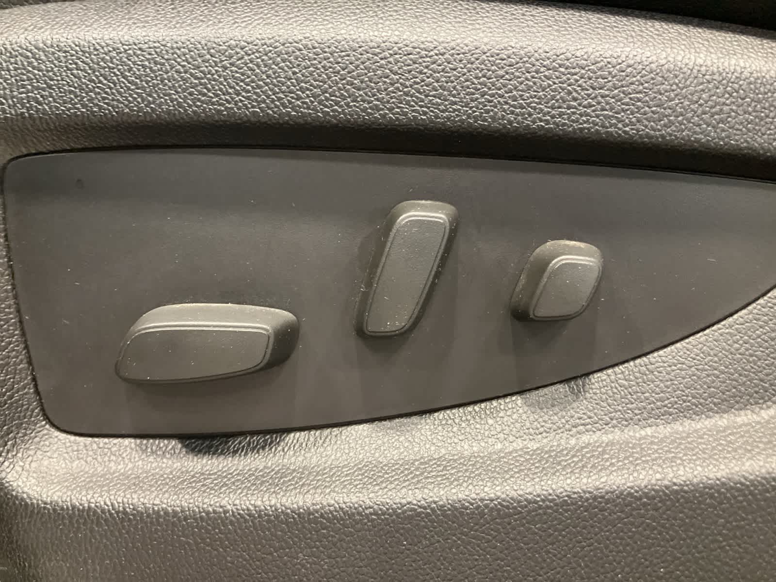 Thumbnail: 2015 Chevrolet Tahoe - 13