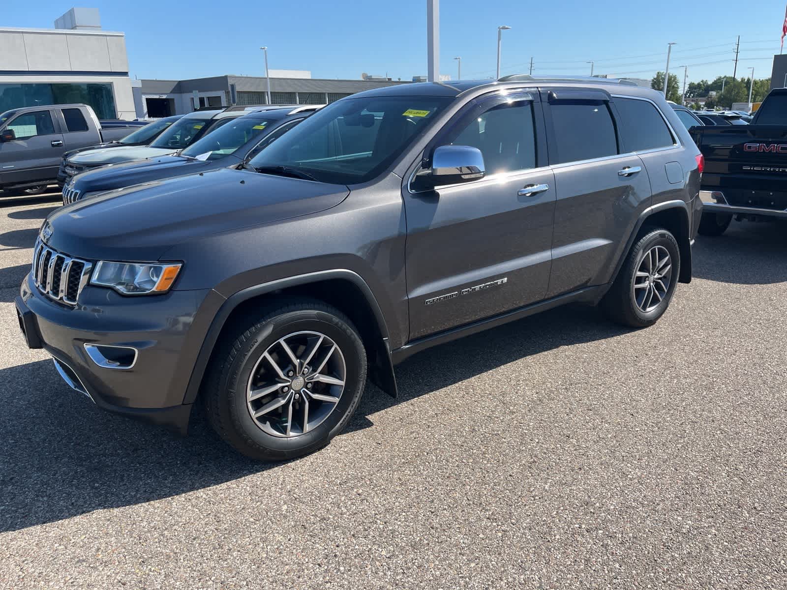 Thumbnail: 2017 Jeep Grand Cherokee - 4