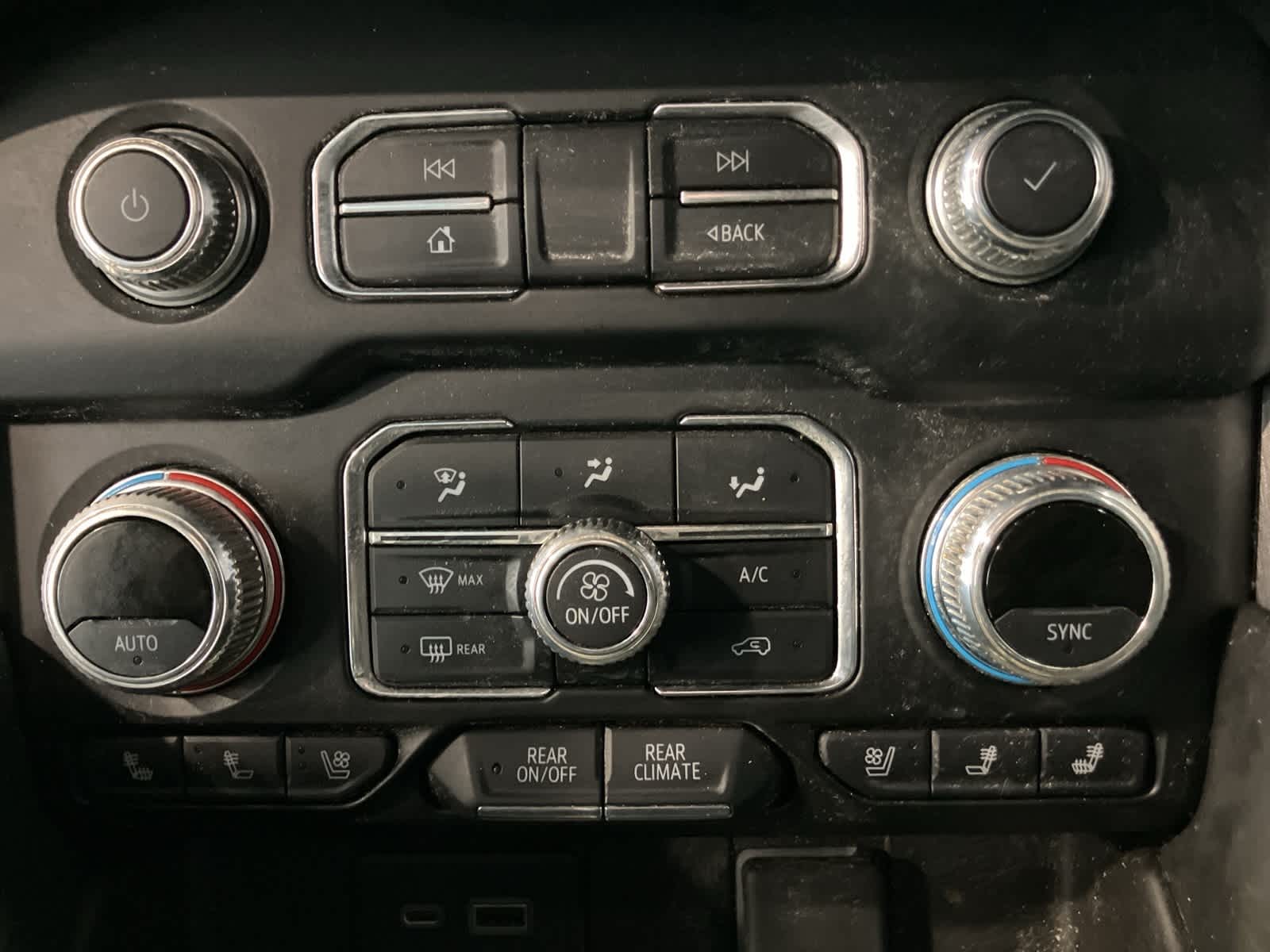 Thumbnail: 2021 GMC Yukon XL - 18