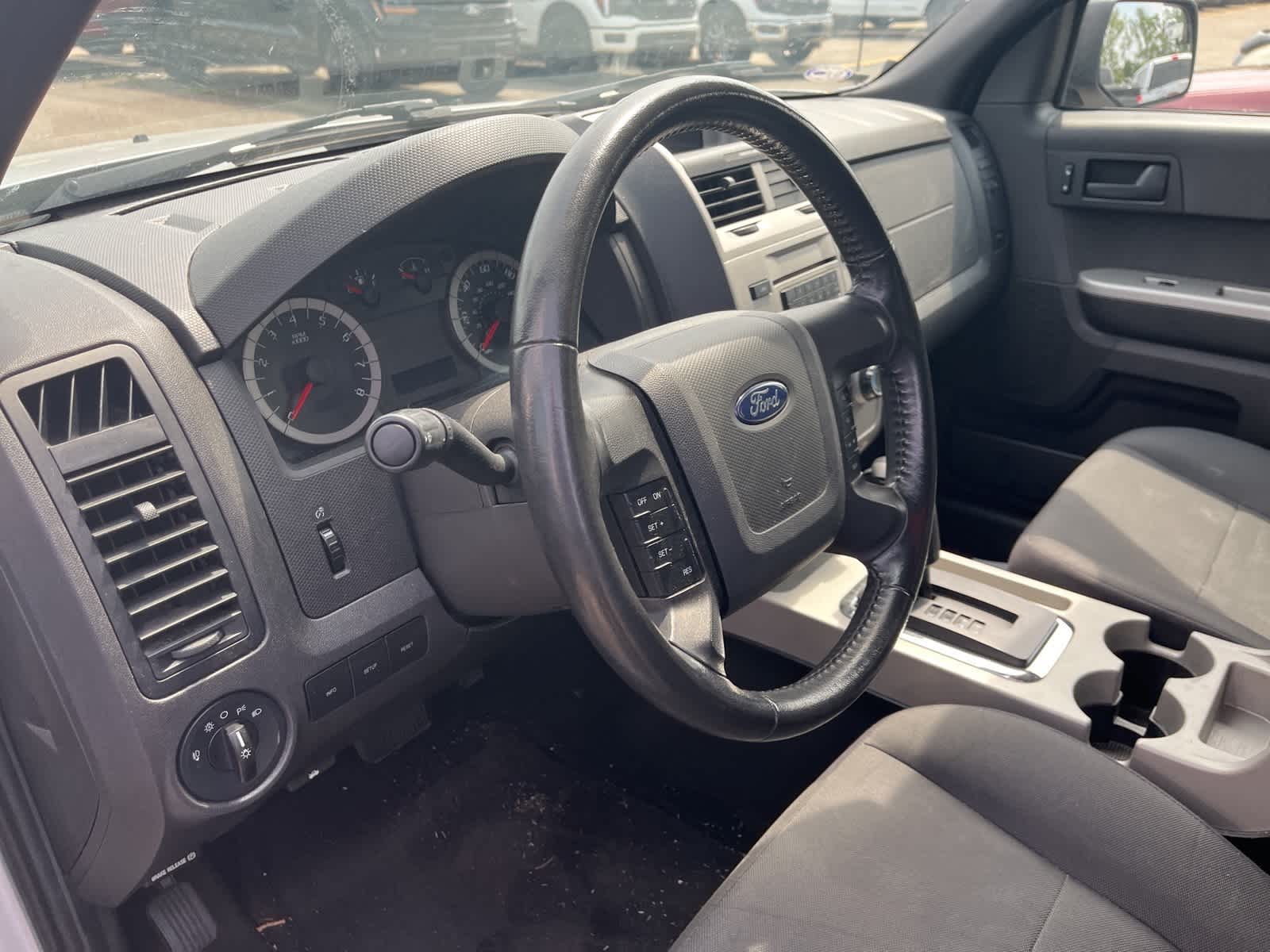 Thumbnail: 2011 Ford Escape - 24