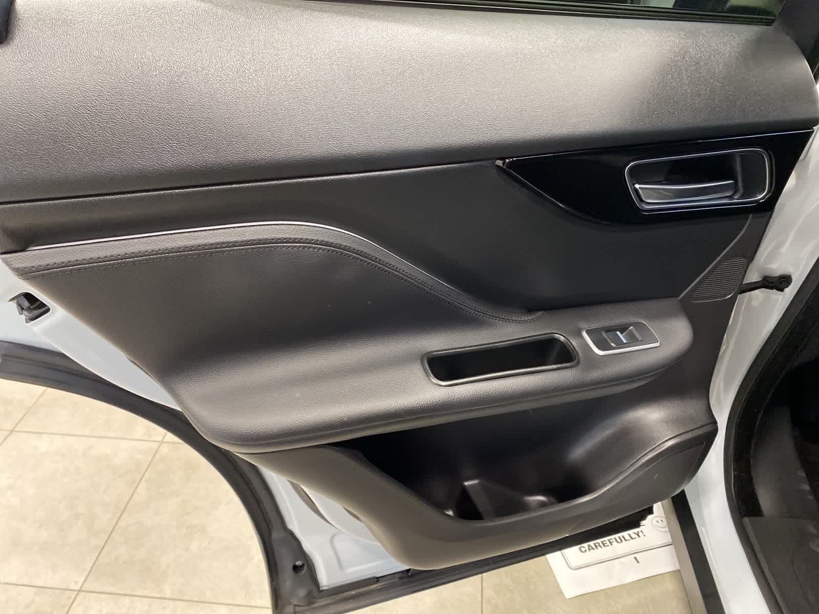 Thumbnail: 2017 Jaguar F-Pace - 25