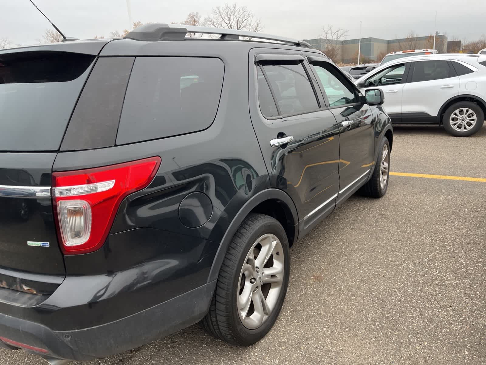 Thumbnail: 2014 Ford Explorer - 16