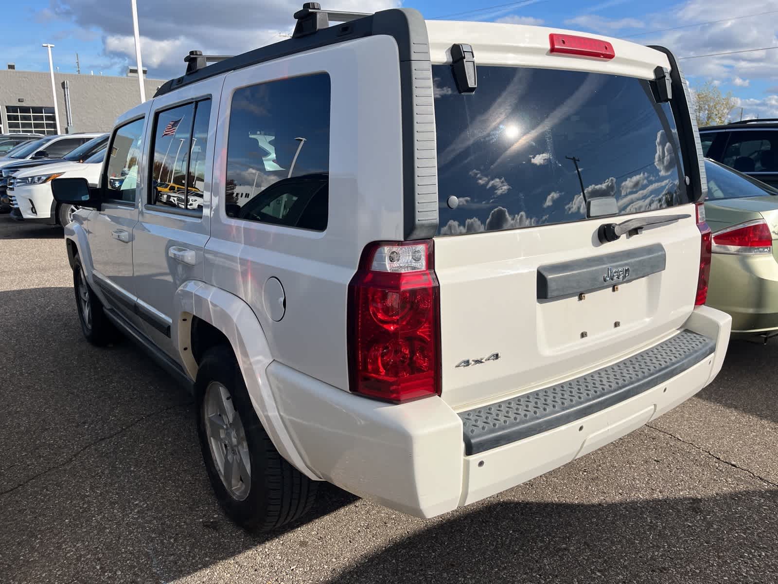 Thumbnail: 2008 Jeep Commander - 7