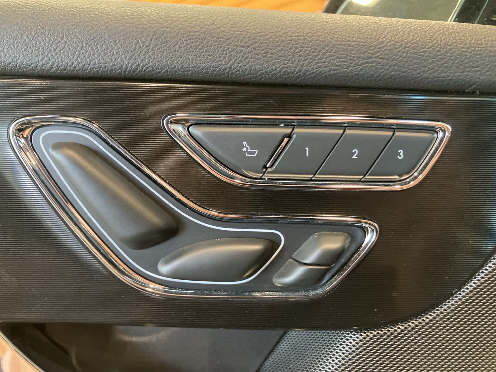 Thumbnail: 2022 Lincoln Corsair - 14