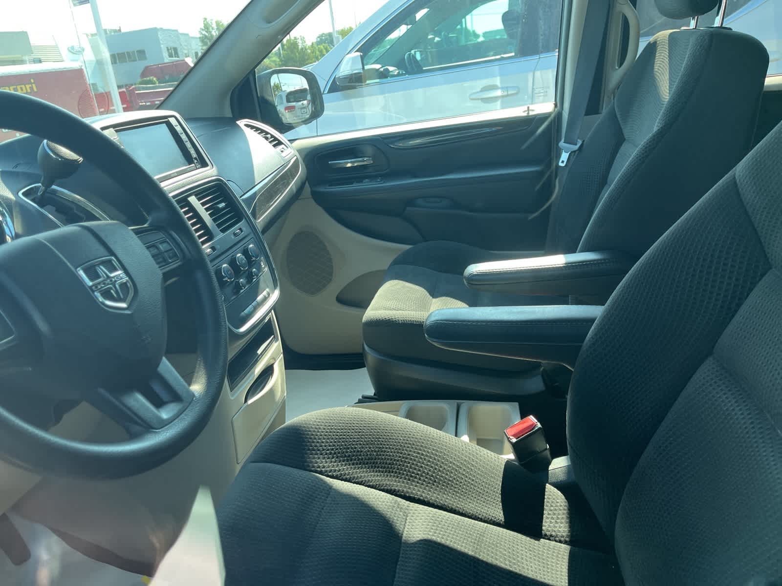 Thumbnail: 2019 Dodge Grand Caravan - 26