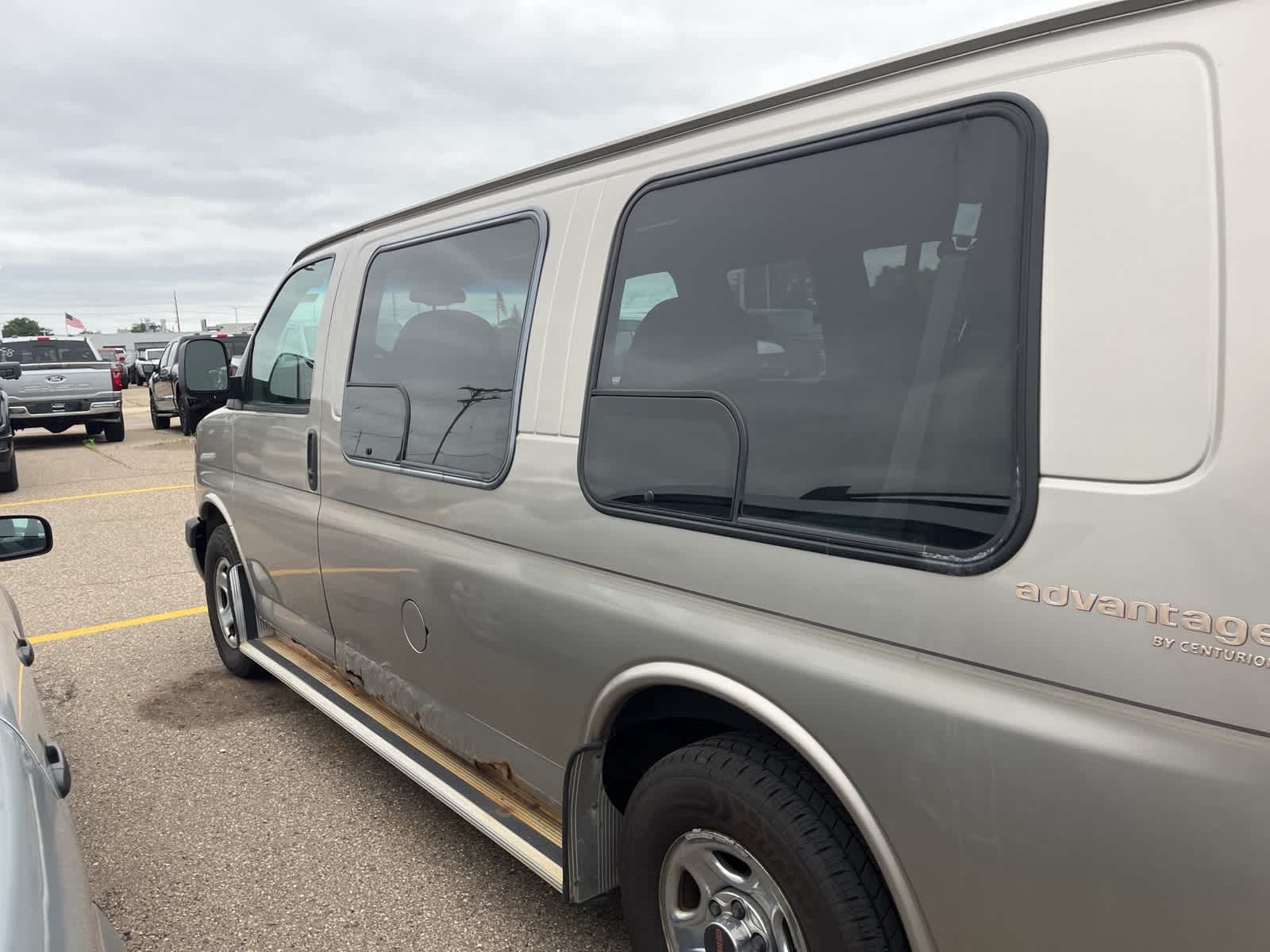 Thumbnail: 2004 GMC Savana - 9