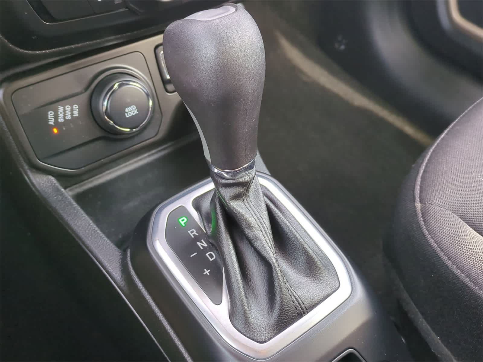 Thumbnail: 2019 Jeep Renegade - 30