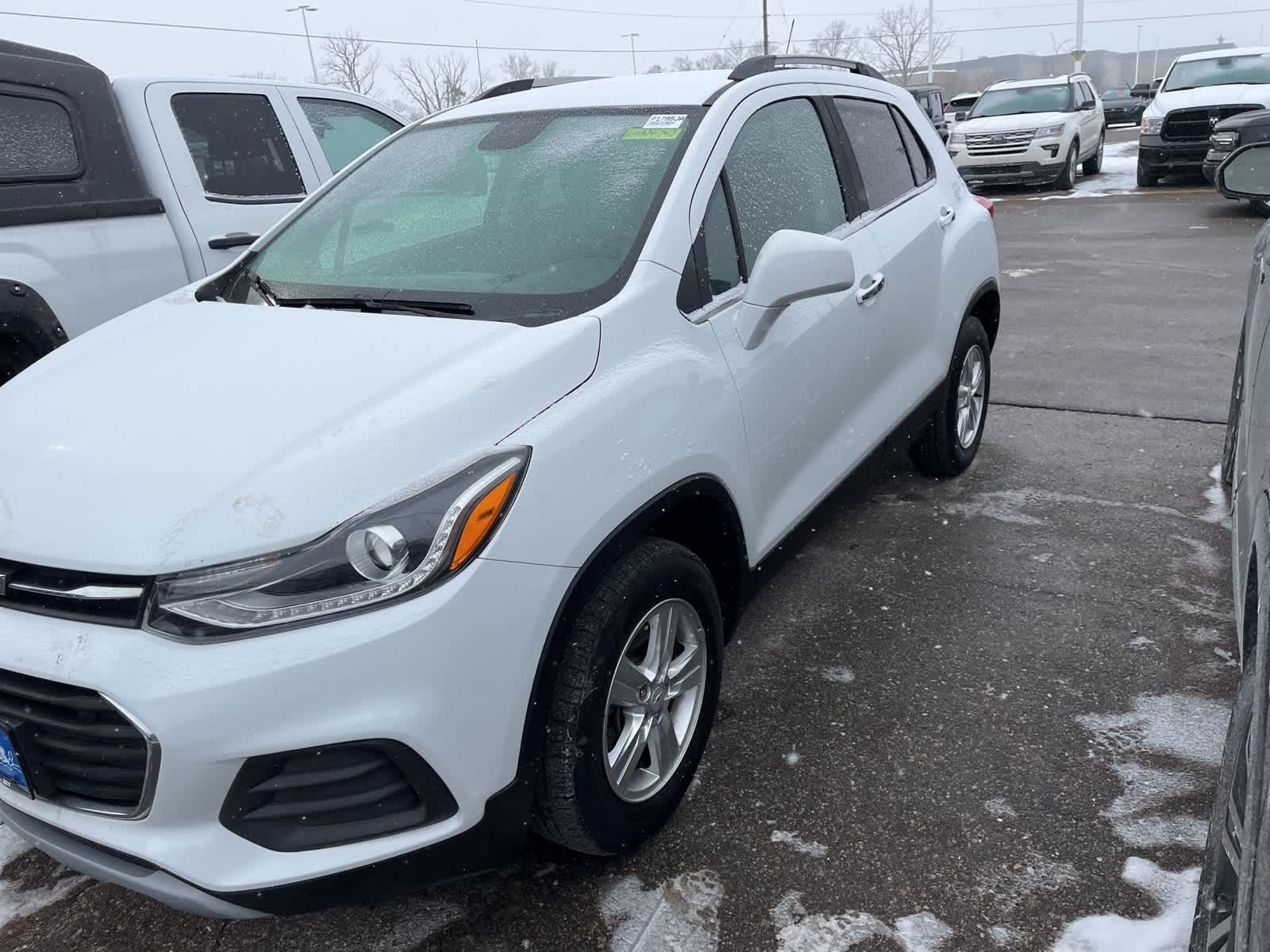 Thumbnail: 2017 Chevrolet Trax - 4