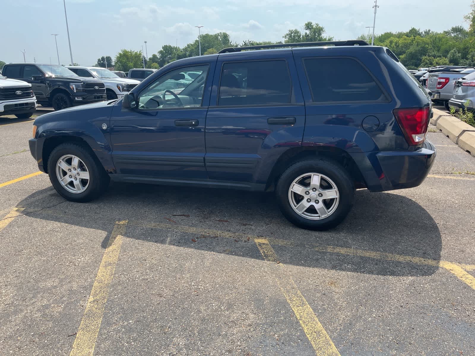 Thumbnail: 2005 Jeep Grand Cherokee - 6
