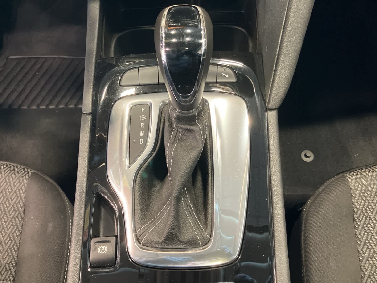 Thumbnail: 2018 Buick Regal - 18