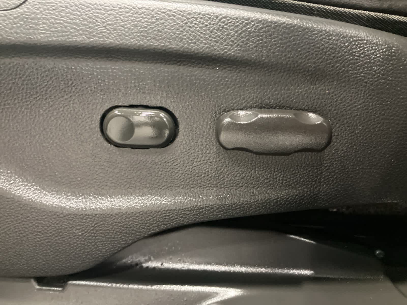 Thumbnail: 2022 Chevrolet Trax - 11