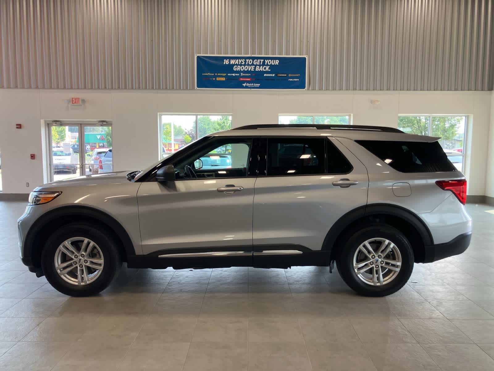 Thumbnail: 2022 Ford Explorer - 8