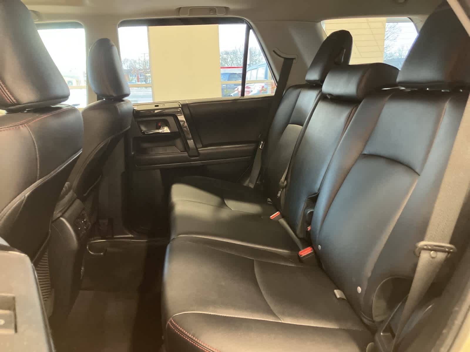 Thumbnail: 2022 Toyota 4Runner - 25