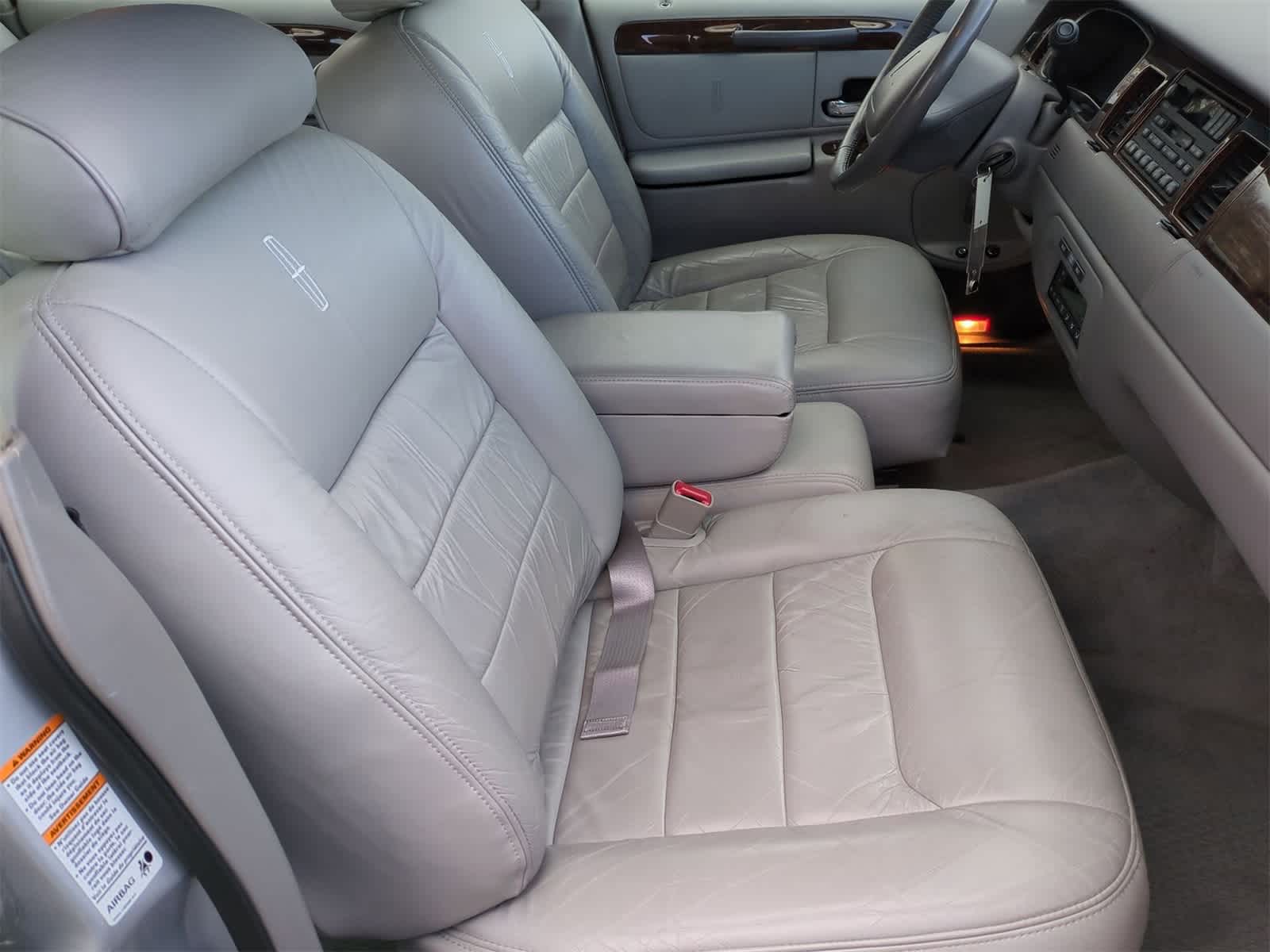 2000 Lincoln Town Car Signature 20