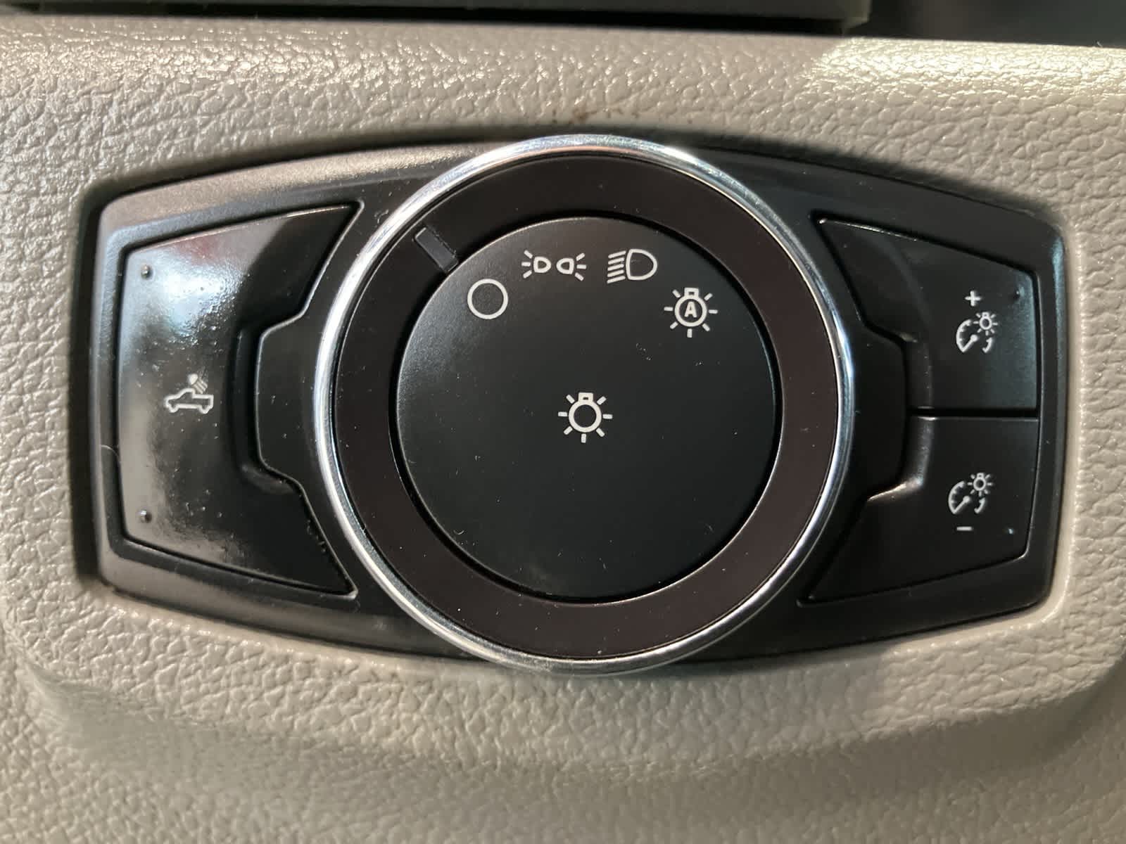 Thumbnail: 2017 Ford Econoline - 15