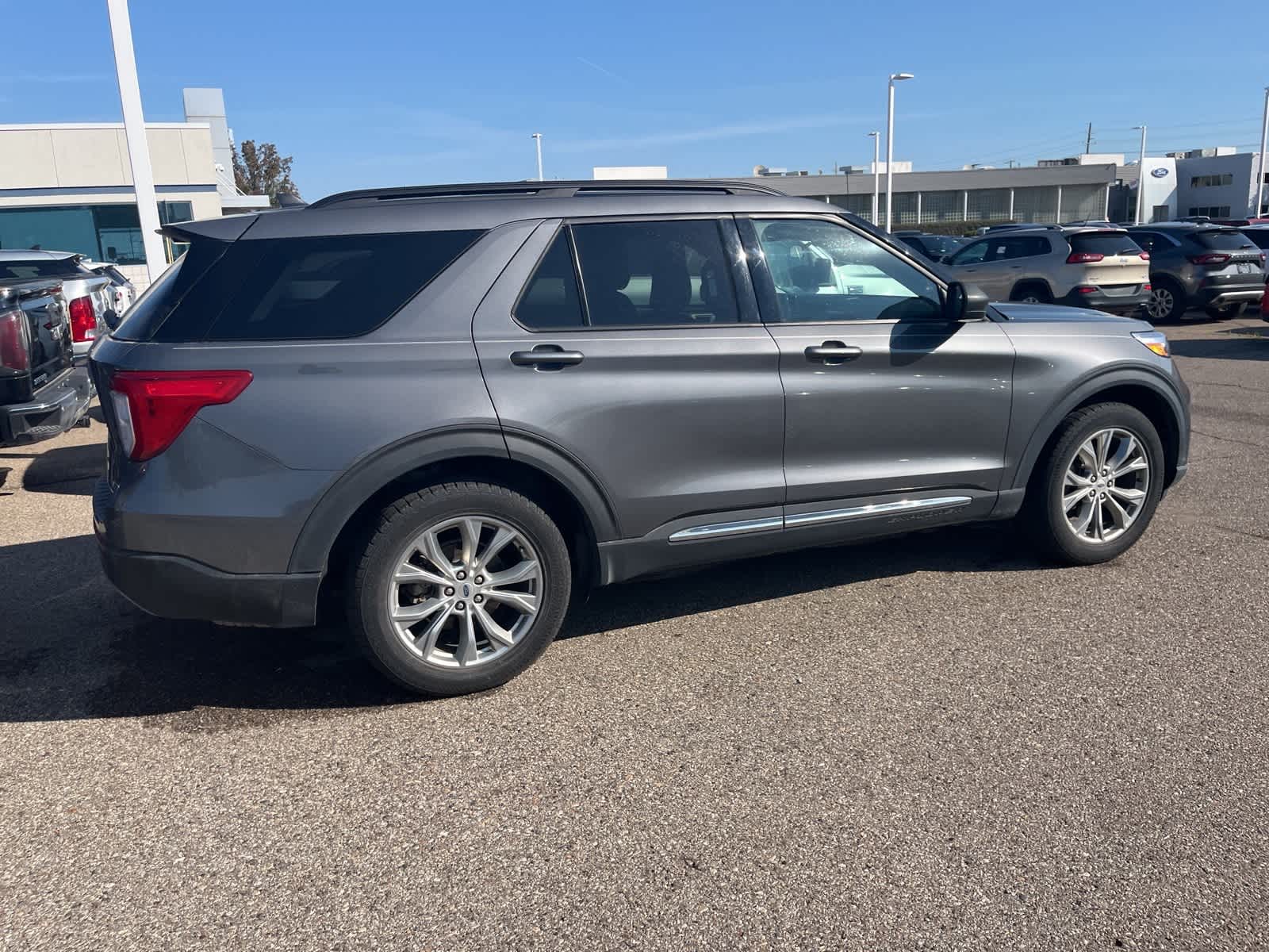 Thumbnail: 2021 Ford Explorer - 15
