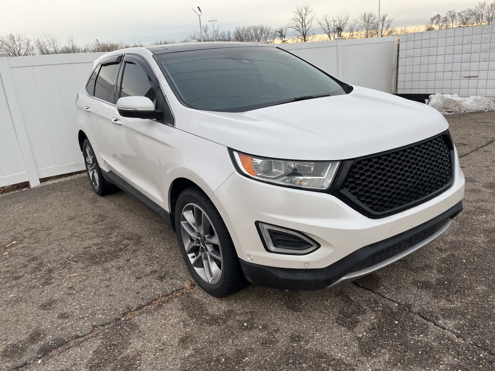 Thumbnail: 2016 Ford Edge - 19