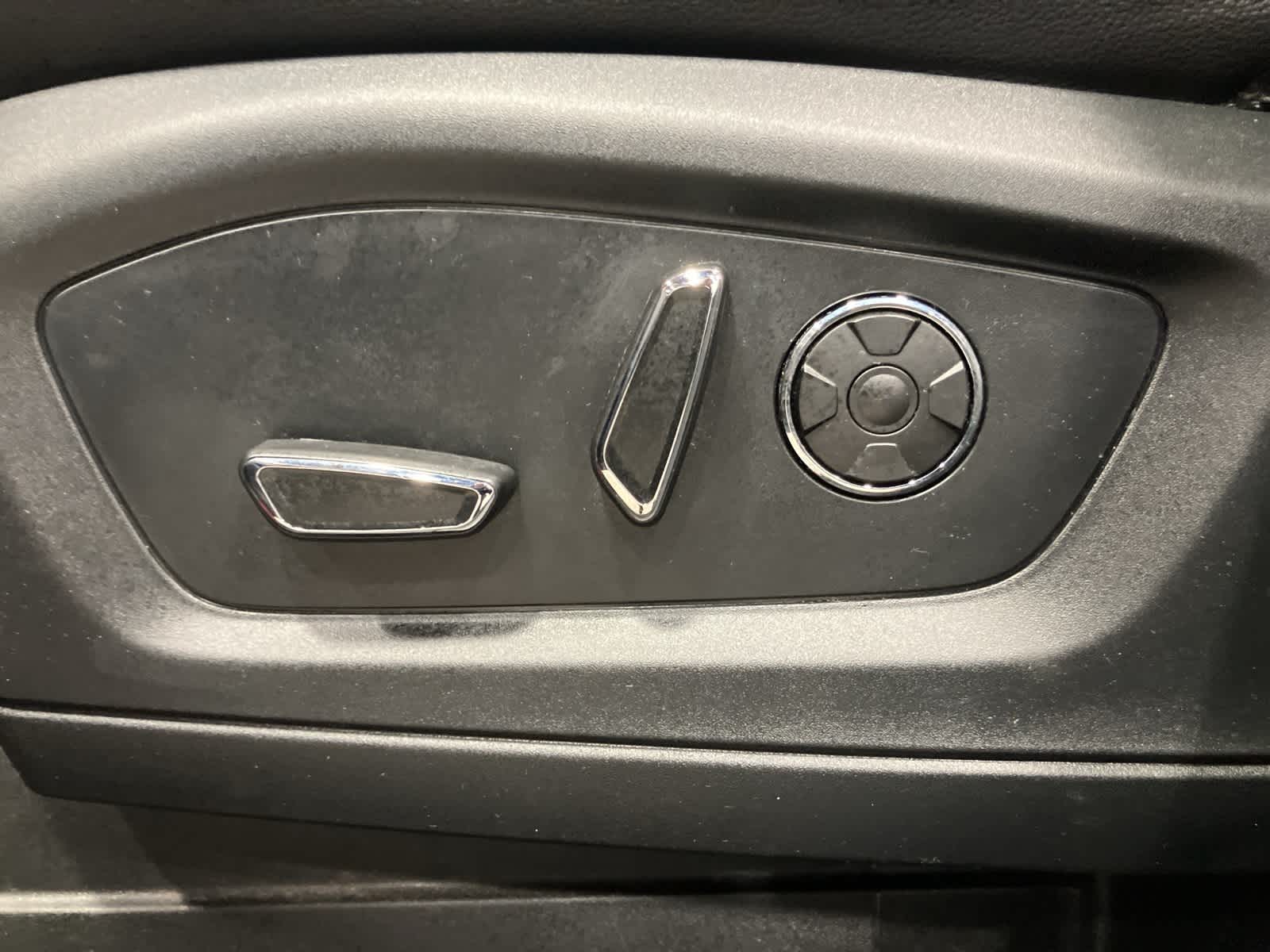 Thumbnail: 2020 Ford Explorer - 11