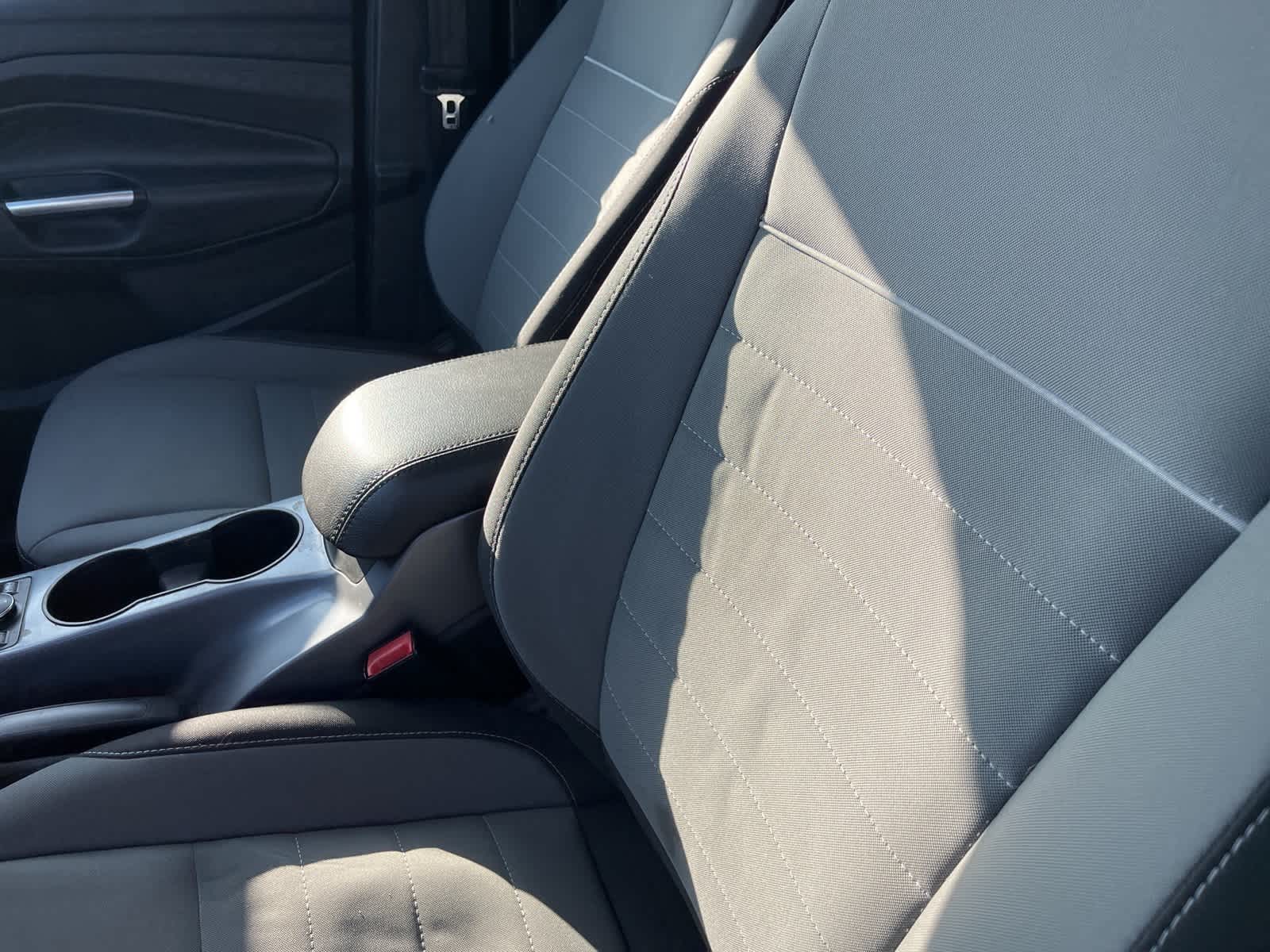 Thumbnail: 2015 Ford Escape - 22