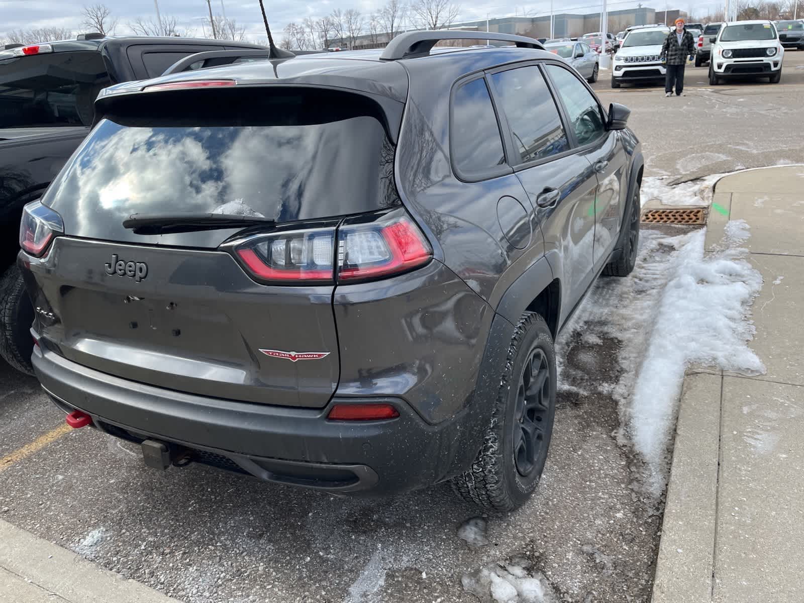 Thumbnail: 2020 Jeep Cherokee - 16