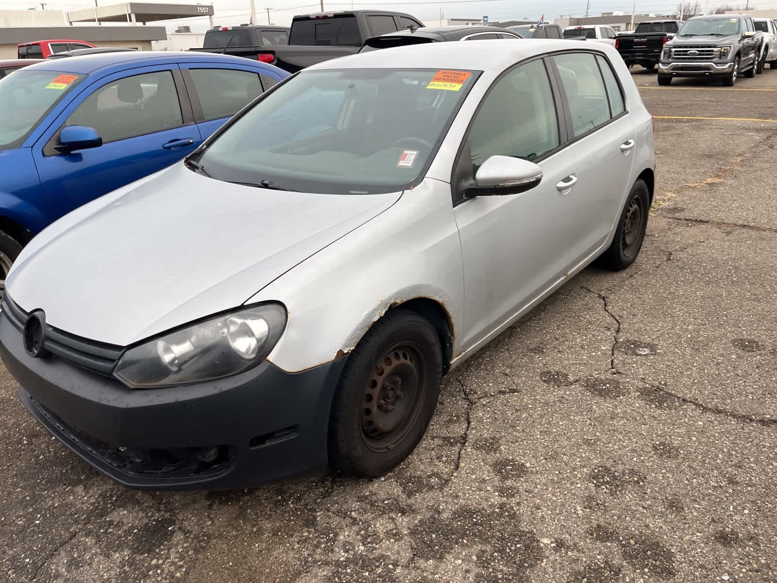 Thumbnail: 2010 Volkswagen Golf - 4