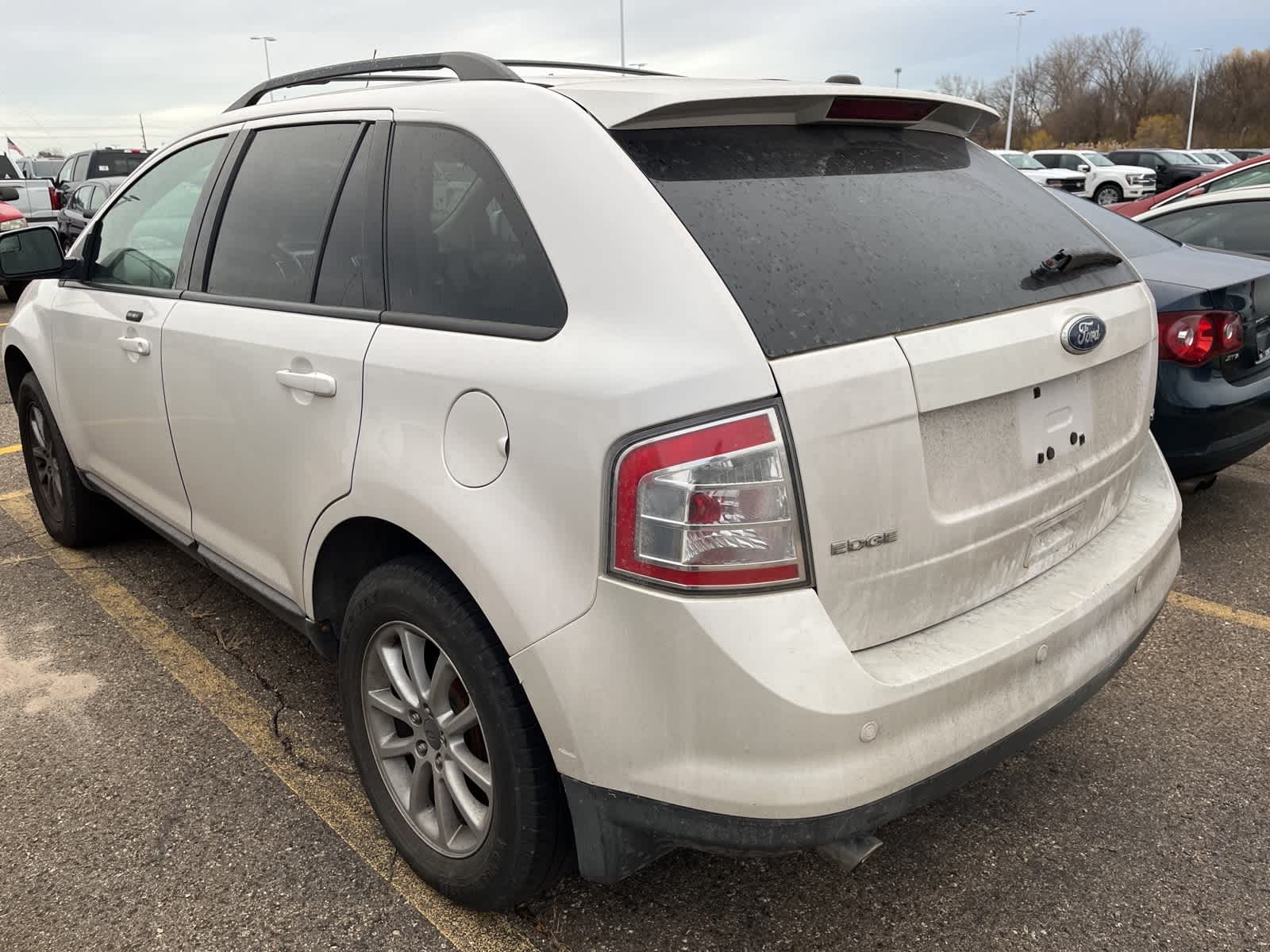Thumbnail: 2010 Ford Edge - 8