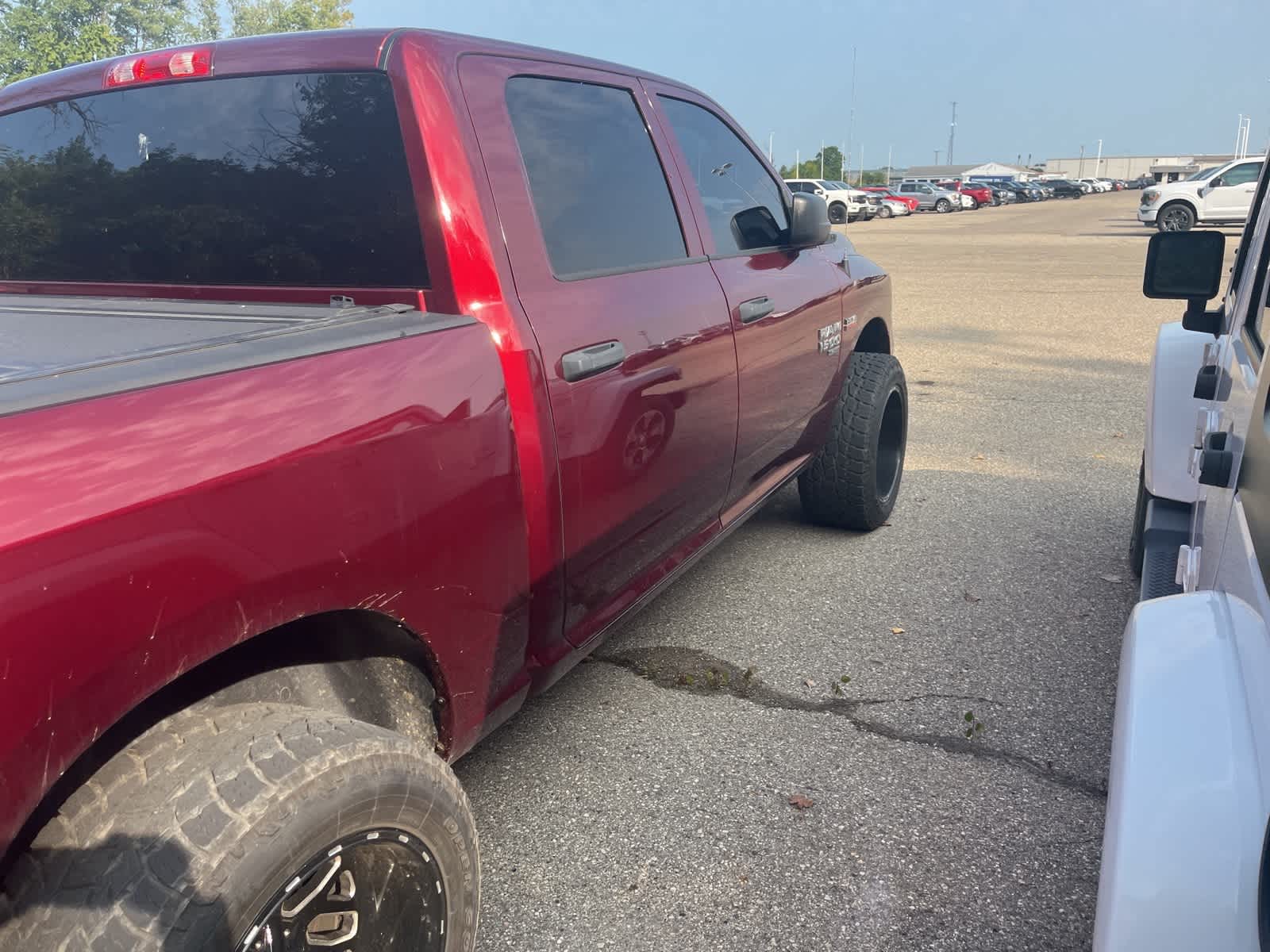Thumbnail: 2019 RAM 1500 Classic - 16