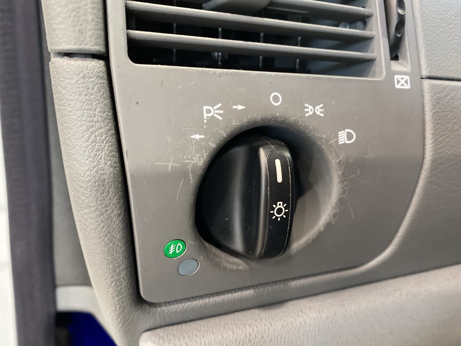 Thumbnail: 2006 Chrysler Crossfire - 14